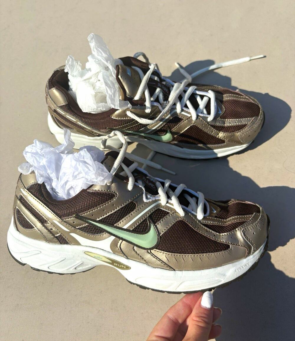 Nike Run Compete Brown/Green Mesh Sneakers Women’s Size 9
